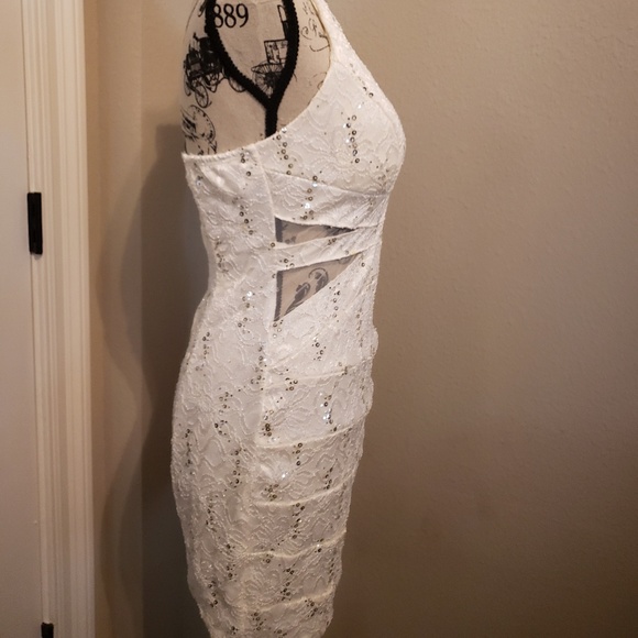 Dress - Picture 6 of 7